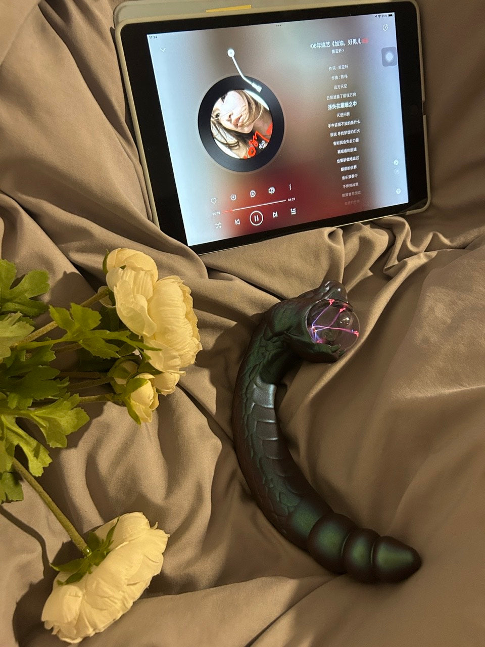 Rattlesnake Vein Vibrator with Mysterious Plasma Balls